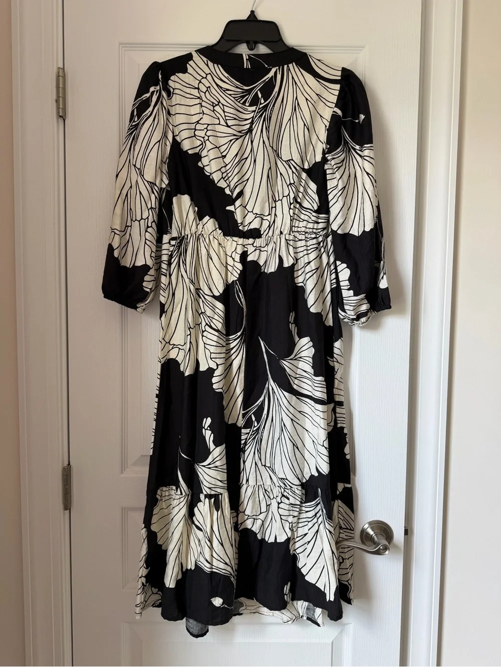 New Women’s Black and White Floral Midi Dress